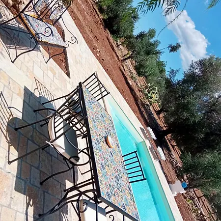 Trullo Bubamare * San Michele Salentino